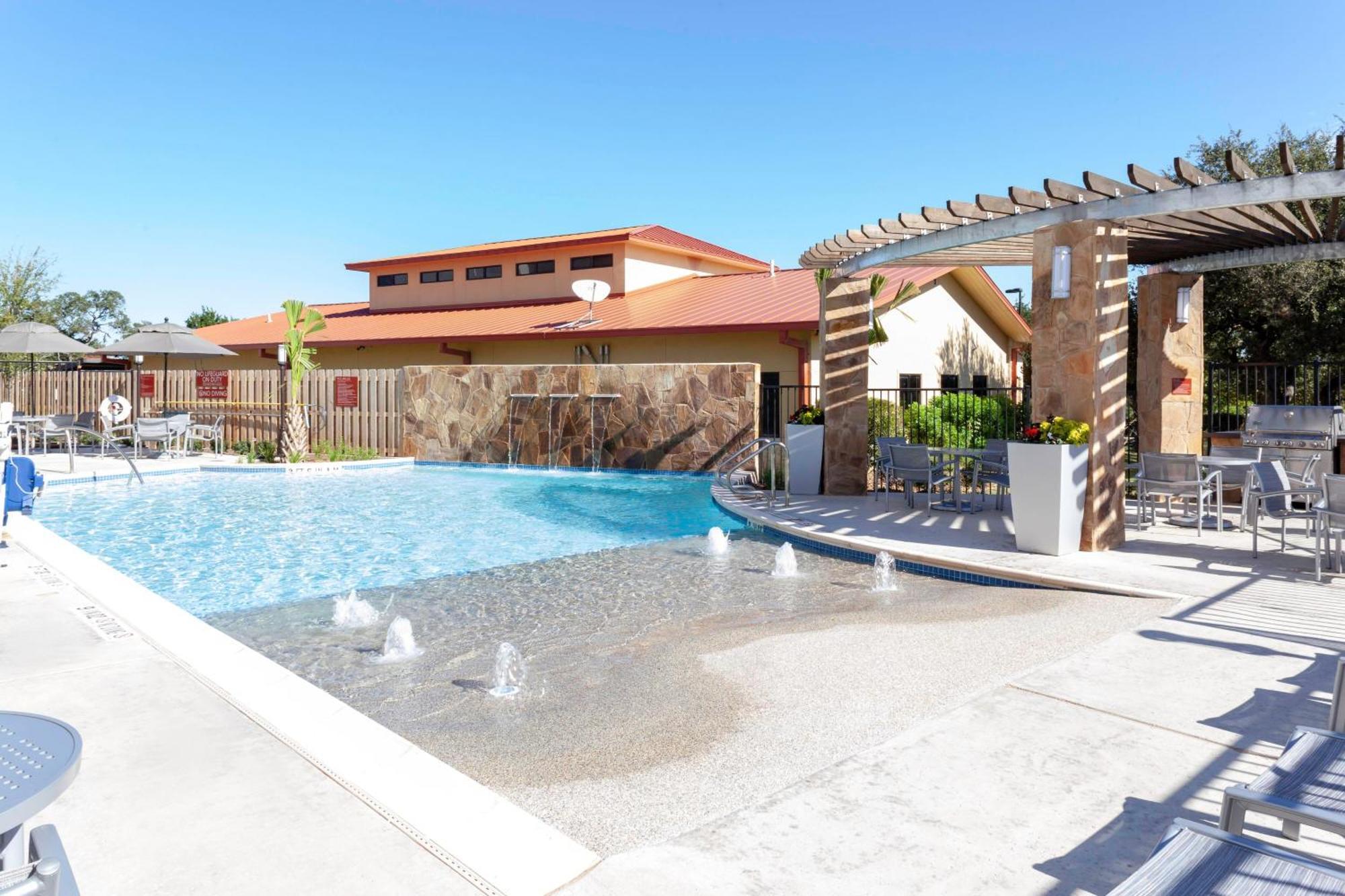 Towneplace Suites By Marriott San Antonio Westover Hills Buitenkant foto